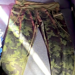 Active life camo leggings